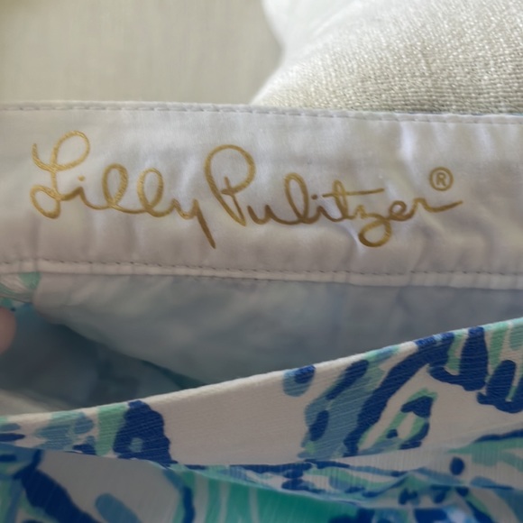 Lilly Pulitzer Buttercup Short. Size 8 - Picture 3 of 6
